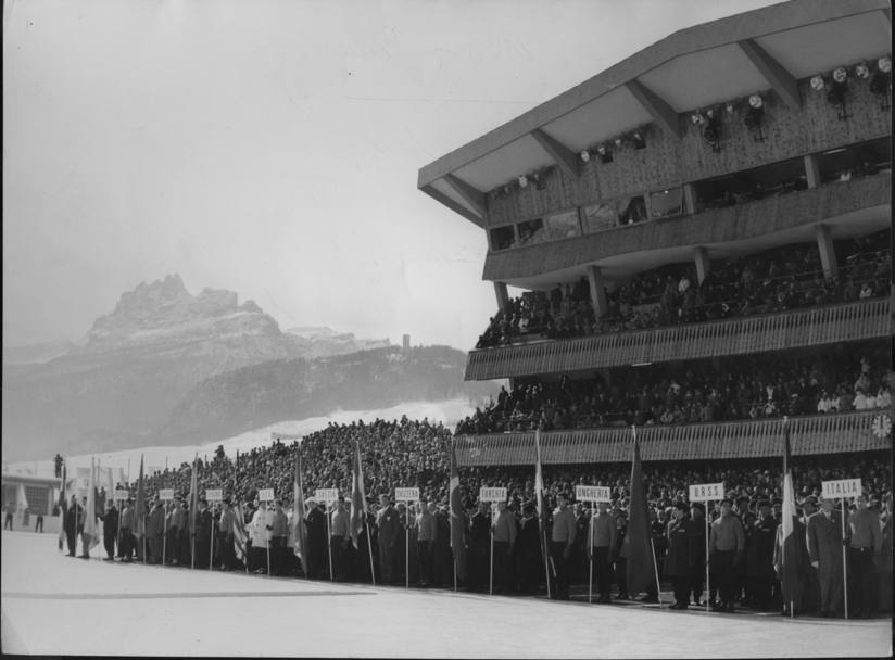 La cerimonia di apertura dei VII Giochi invernali
